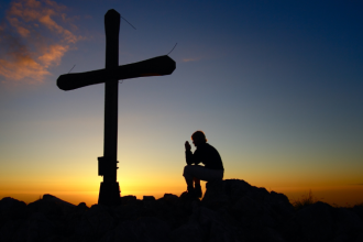 Jose Eduardo De Oliveira e Silva apresenta iniciativas católicas que transformam vidas pela fé em ação.