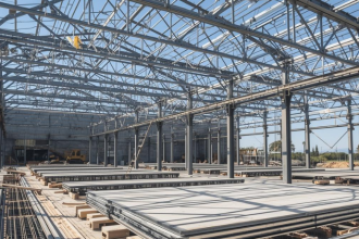 Guia prático para escolher entre lajes treliçadas, maciças e nervuradas nas obras residenciais.