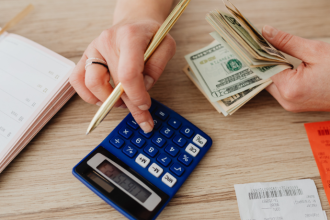 Ediney Jara de Oliveira analisa a força do consumo interno em tempos de incerteza.