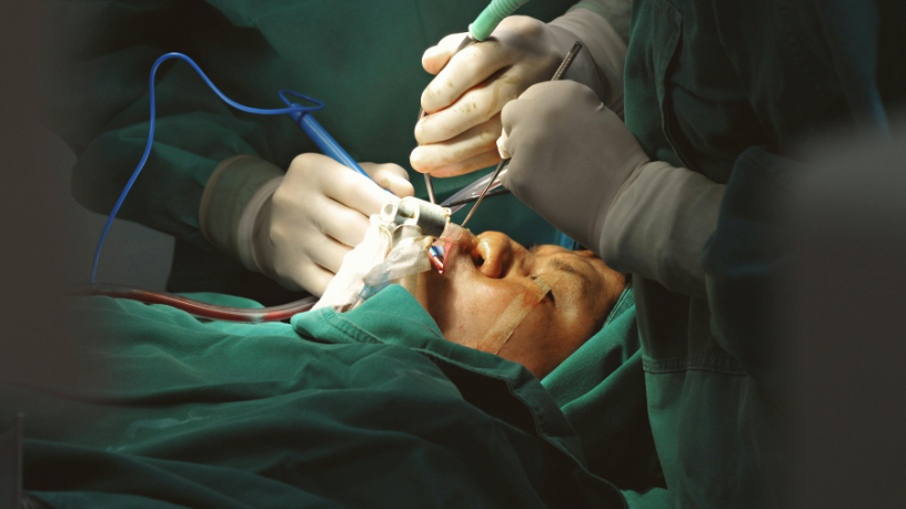 Atualização profissional e ética na cirurgia plástica segundo Milton Seigi Hayashi.